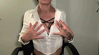 Realityhouse woman sends video to lover