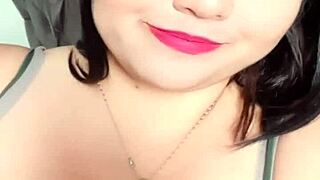 lily influencer shows off her bbw body on webcam