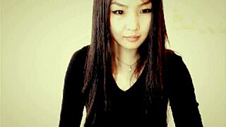 This is my fourth recording of the model posing