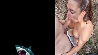 Prepago venezolana paga hospedaje con sexo sin condon en publico