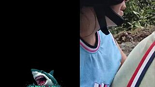 Prepago venezolana paga hospedaje con sexo sin condon en publico