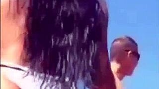 vacances torrides et gros seins