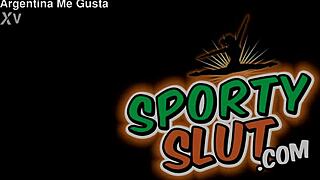 i'm seeing this amazing brunette exercising on her fitball, it's so cool