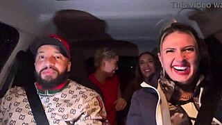 uber mulher pega um casal de l�sbica no aeroporto de guarulhos e acabam fazendo a maior putaria dentro do carro todos se chupando e se melando