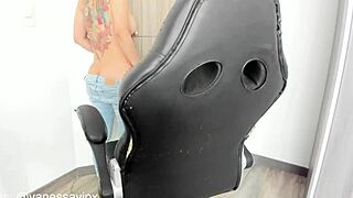 Vanandjuani Shows Off Huge Tits On Chaturbate