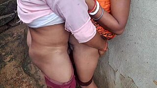 College Girl Gets Oral Sex