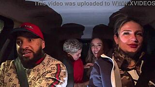 uber mulher pega um casal de l�sbica no aeroporto de guarulhos e acabam fazendo a maior putaria dentro do carro todos se chupando e se melando