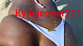 La Segui Por La Playa Hasta Que La Convenci De Entregarme El Culo En Publico