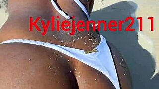 La Segui Por La Playa Hasta Que La Convenci De Entregarme El Culo En Publico