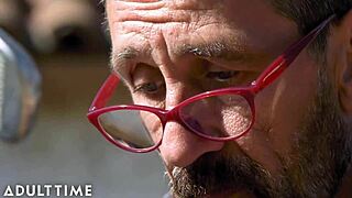 Vanessa Sky Admires Steve Holmes' Huge Cock!