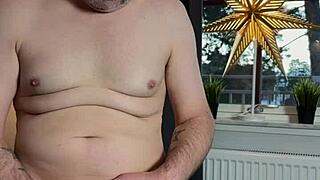 Masturbating and fucking my fleshlight untill i cum