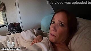 نيك جامد! ستيبمام وابن الزوج ينيكوا عشان البقاء