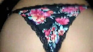 Sentones de culito rico.