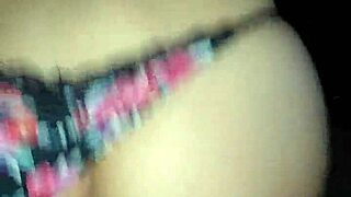 Sentones de culito rico.