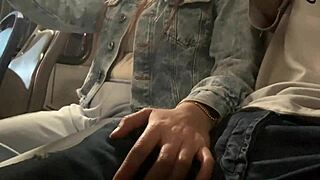 Le Muestro Mi Verga En El Bus P�blico Y Ella Decide Venir A Tocarla