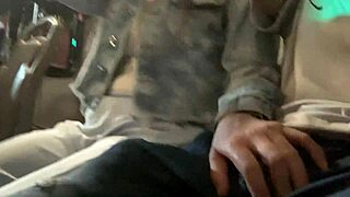 Le Muestro Mi Verga En El Bus P�blico Y Ella Decide Venir A Tocarla