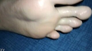 Pezinho with chule and saliva beats one for me go