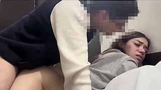 Flaca Caliente Monta Verga Sin Condon Apasionadamente Hasta Destrozarla