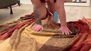 cam model with big ass cums hard on dildo