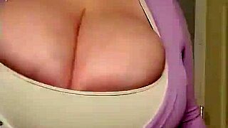 señora tetona showing off her big tits and mature body, looking sexy in everyday life