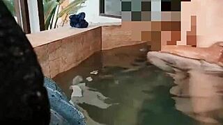 Esposa Consolando A Amigo De Su Esposo