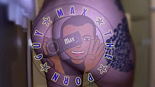 i love how roxxxie shows her big tits and ass while blowing me