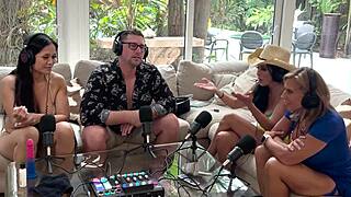 i'm cruzn with abi james n sunni daize in dis swinger group