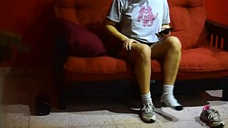 Espiando A La Vecina Masturbarse Después Del Gimnasio