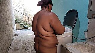 Madrasta Leva Muita Gozada Na Cara De Seu Enteado No Quintal De Casa