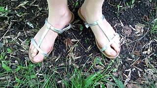 milf pisses behind garages in public, loving dirty outdoor fetish