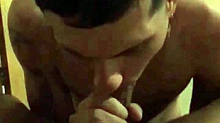 Grindr cruising - dot sigilo na discrição falava que queria uma mamada gostosa mamei até ele gozar