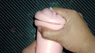 Kissy blowjob on vagina and deep throat