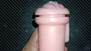 Kissy blowjob on vagina and deep throat