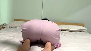 JUICY ASS amateur girl WORKS OUT before SLEEP in photoshoot sexy curvy fat teen