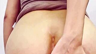 Me encanta poner a mi novia de espaldas para ver su culo rebotar