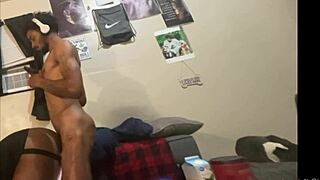 fucking and nutting in homemade anal