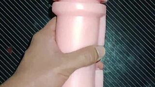 Kissy blowjob on vagina and deep throat