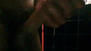 Intense masturbation with Lindo Aloprado's 21cm cock