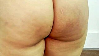 Me encanta poner a mi novia de espaldas para ver su culo rebotar