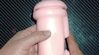 Kissy blowjob on vagina and deep throat