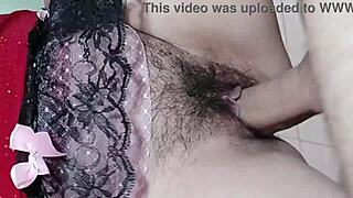 omg, watch this guy cumming all over the hairy pussy girl 😍