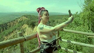 me follo a una influencer frente al mirador with big cock blowjob