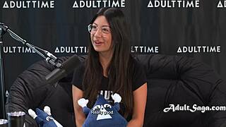 minha meia irma japinha e tao gostosa que eu nao pude resistir