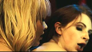 Public threesome sex in outdoor setting