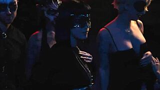 Public threesome sex in outdoor setting