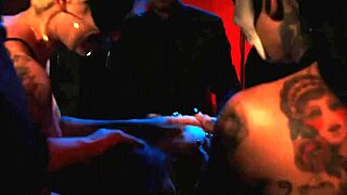 Public threesome sex in outdoor setting