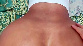 Mi puta sumisa me complace con anal apretado en posición doggy 😈