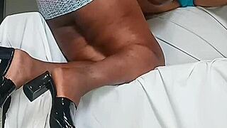 i'm watching this sexy thick girl show off her pretty pussy lips and big ass.