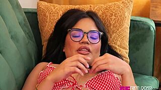 Eva Long meets friend's lesbian stepdaughter Summer Col