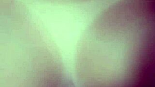 Bem Gulosa Engolindo Toda A Piroka Do Marid�o No Banheiro Do Hotel E Depois Ele Fodeu Minha Bucetinha At� Gozar Na Minha Bunda